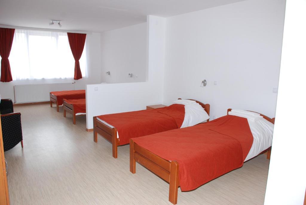 M Garni Hotel Vranje Quarto foto
